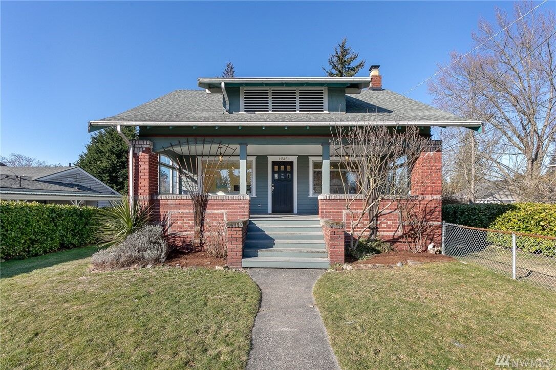 Property Photo:  11545 Evanston Avenue N  WA 98133 