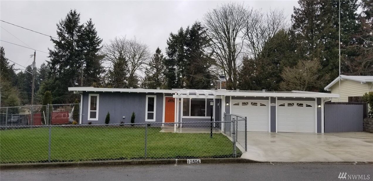 Property Photo:  10504 SE 233rd Place  WA 98031 