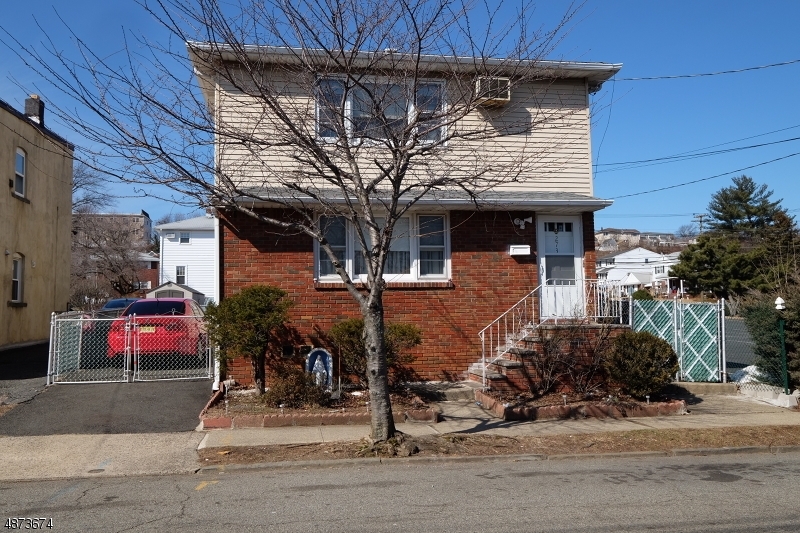 Property Photo:  273 Westervelt Pl  NJ 07644 