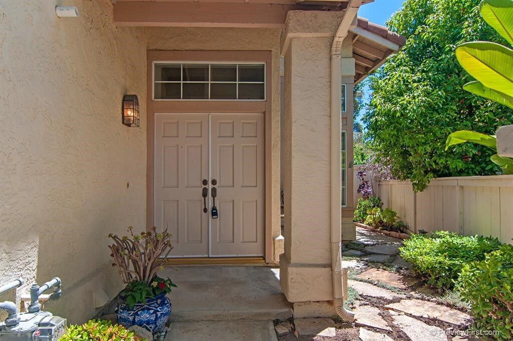 Property Photo: 11171 Caminito Inocenta CA 92126