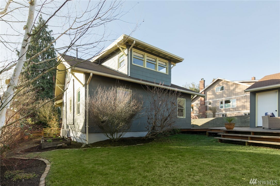 Property Photo: 6518 16th Ave NW WA 98117