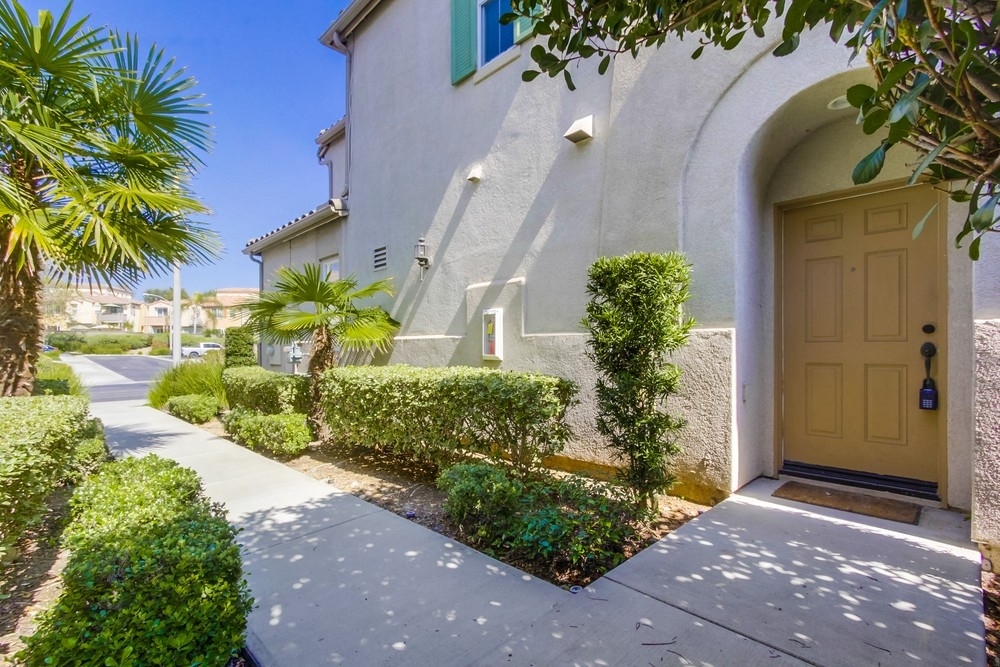 Property Photo:  2262 Alicante Cove  CA 91914 