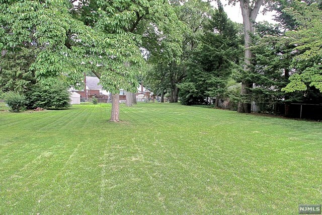 Property Photo:  6-15 Plaza Road  NJ 07410 