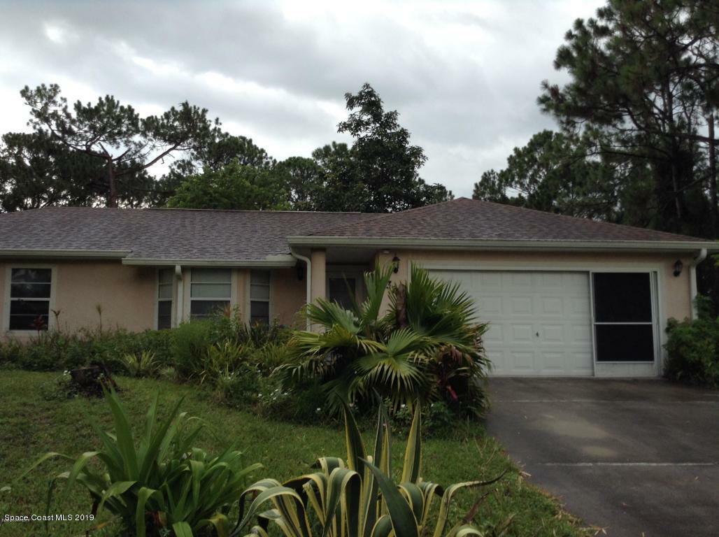 Property Photo:  1324 Gilroy Street NW  FL 32907 