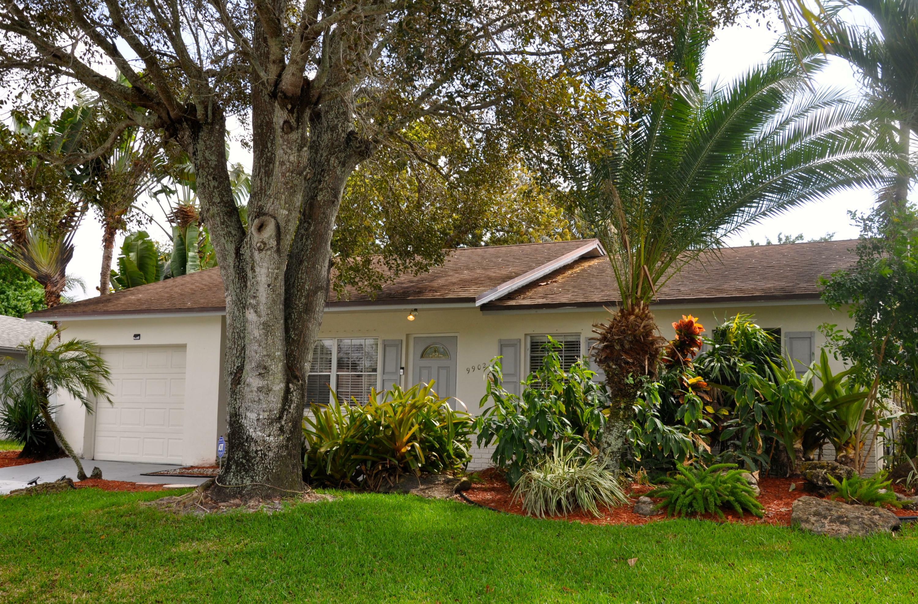 Property Photo:  9902 Liberty Court  FL 33434 