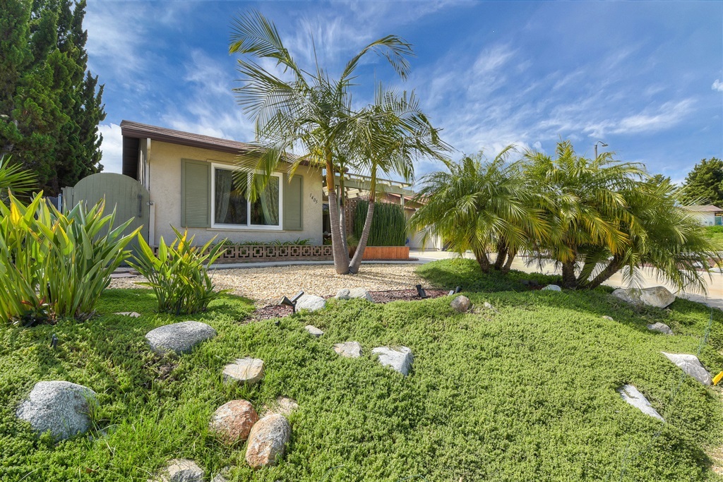 Property Photo:  1405 Temple Heights Dr.  CA 92056 