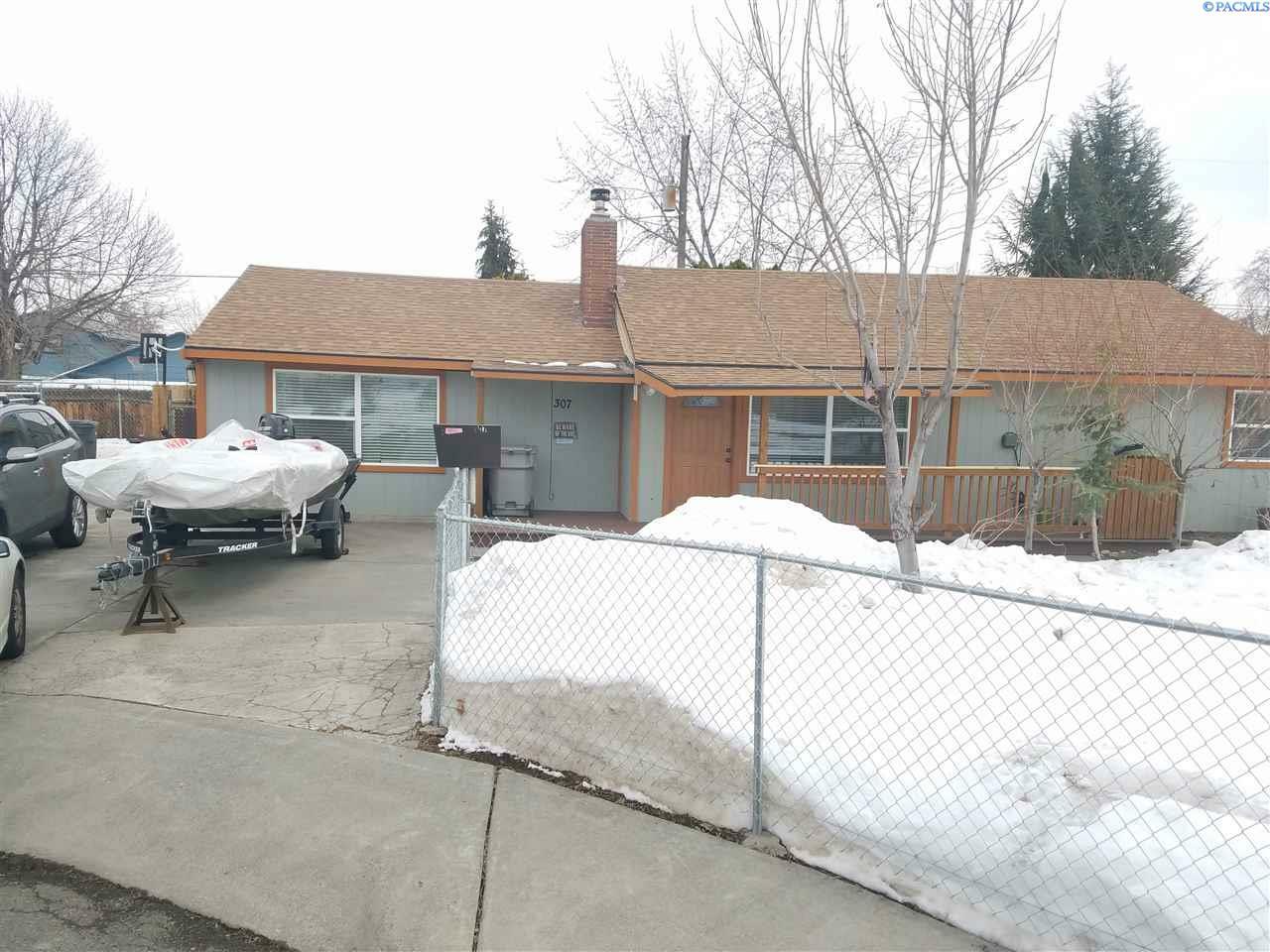 Property Photo:  307 S Zillah Street  WA 99336 