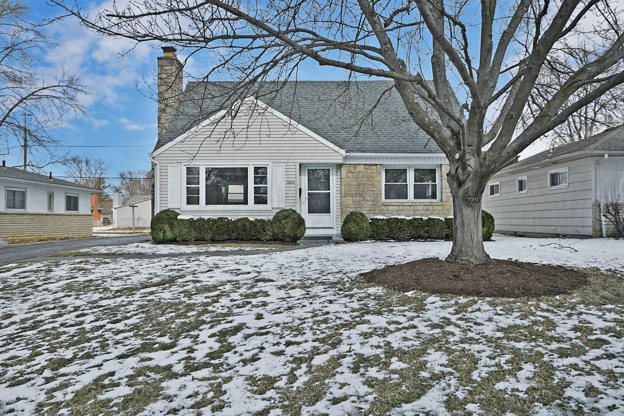 Property Photo: 2070 Kentwell Road OH 43221