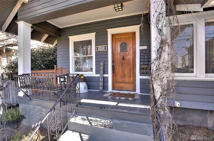 Property Photo: 905 N Proctor St WA 98406