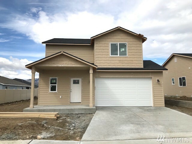 Property Photo: 174 S Nevada Ave WA 98802