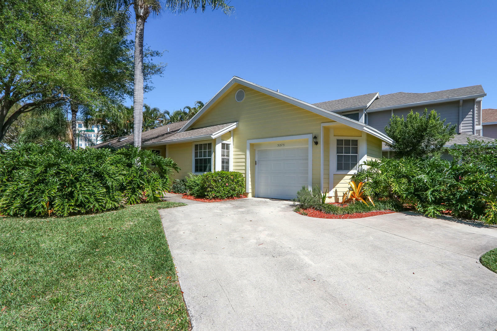 Property Photo:  5275 Park Place Circle  FL 33486 