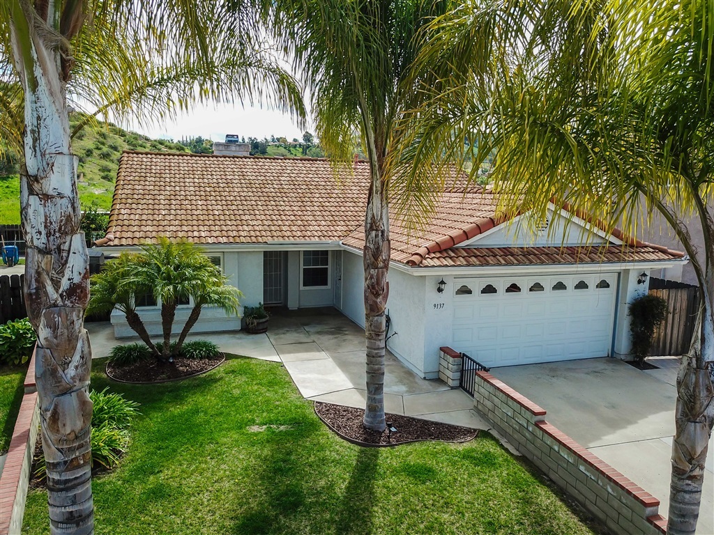 Property Photo:  9137 Sinsonte Lane  CA 92040 