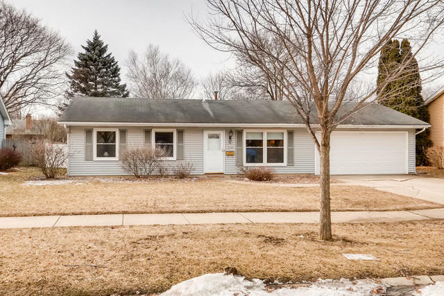Property Photo: 2310 Gettysburg Drive IL 60506