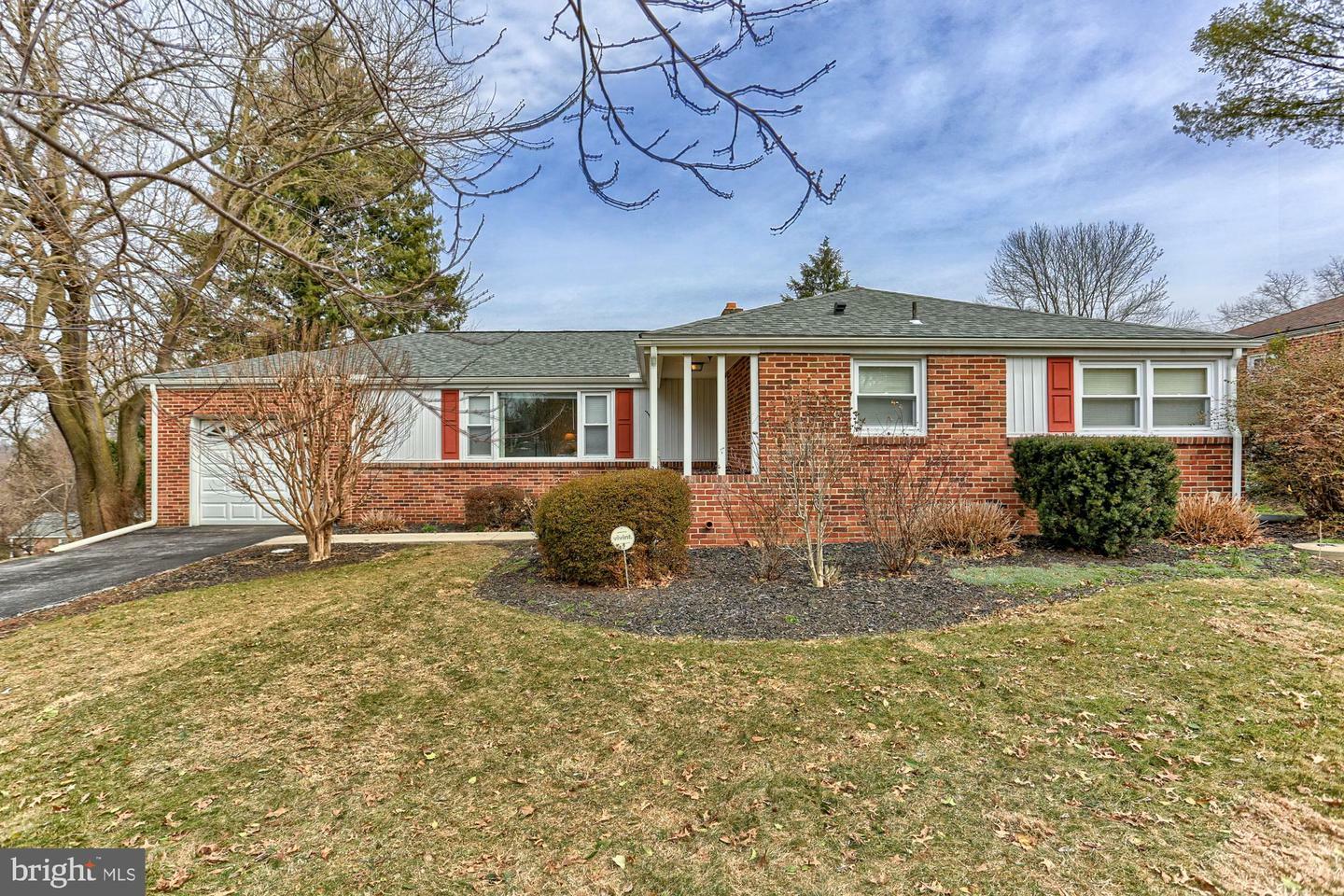 Property Photo:  1351 Stratford Road  PA 17403 