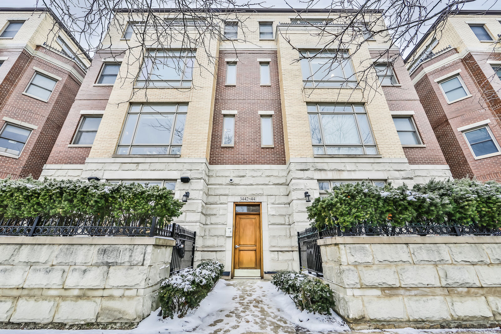 Property Photo: 3444 North Ashland Avenue 3N IL 60657