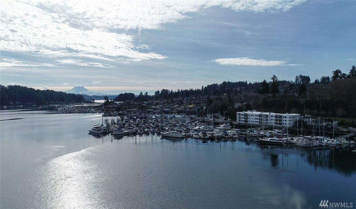 Property Photo:  3889 Harborview Dr A-301  WA 98332 