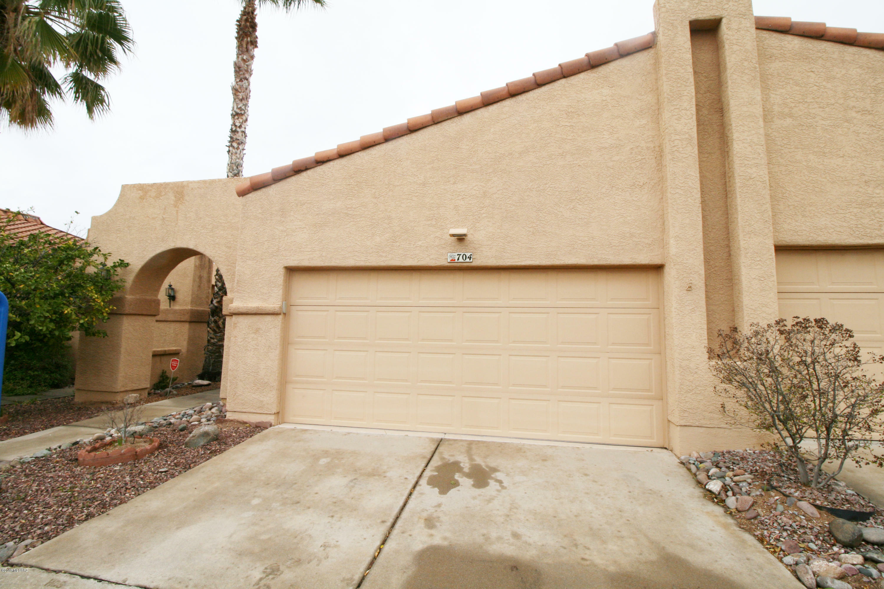 Property Photo:  704 W Sun Light Lane  AZ 85704 