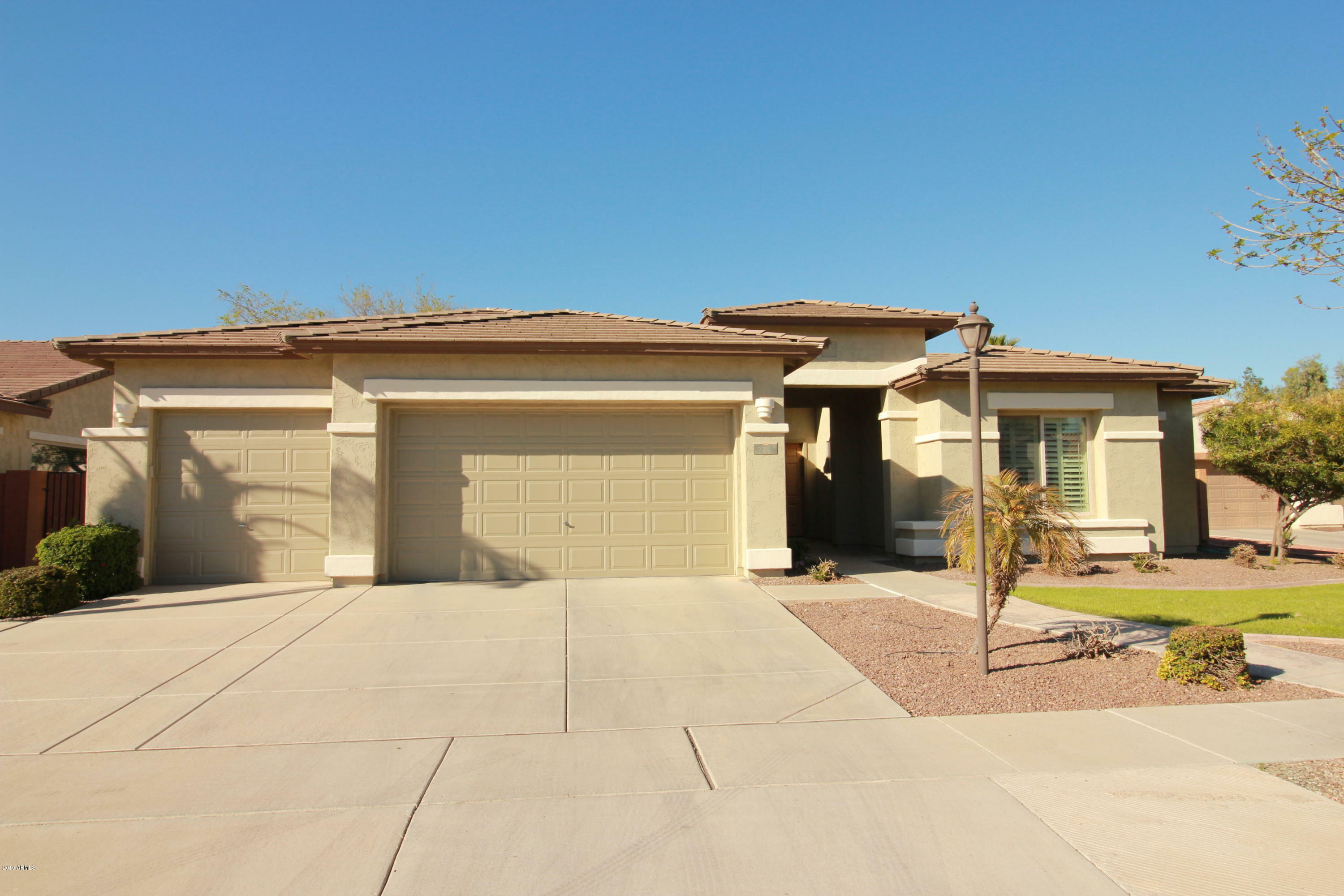 Property Photo:  2224 E Canyon Place  AZ 85249 