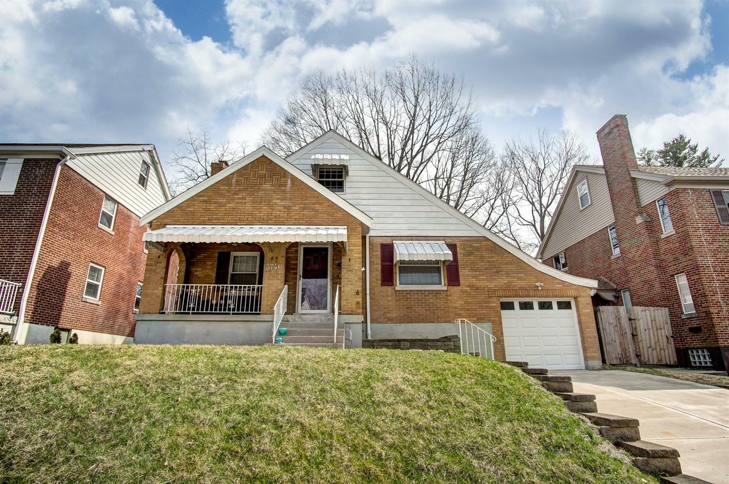 Property Photo: 3746 Marydell Place OH 45211