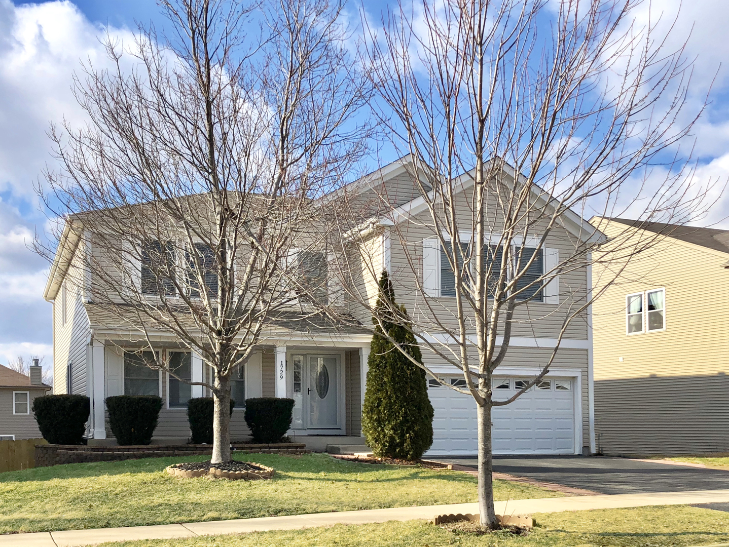 Property Photo: 1729 Stonegate Drive IL 60538