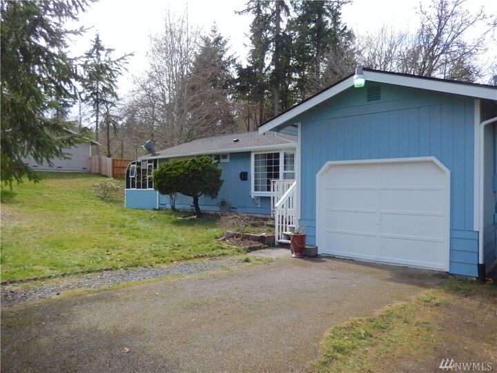 Property Photo:  3076 Alaska Ave E  WA 98366 