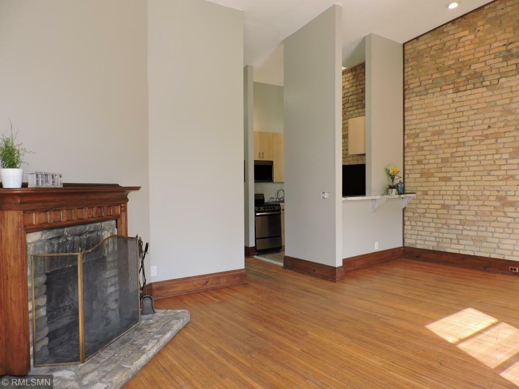 Property Photo:  326 E 18th Street 326-5  MN 55404 