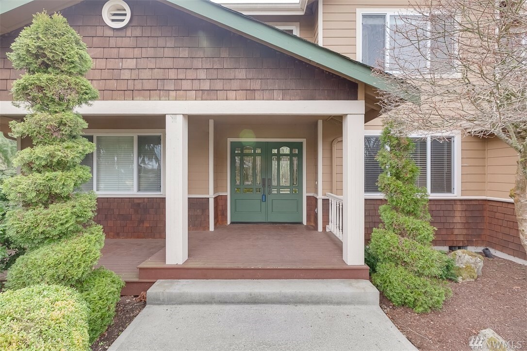 Property Photo: 335 Alta Via Dr WA 98282