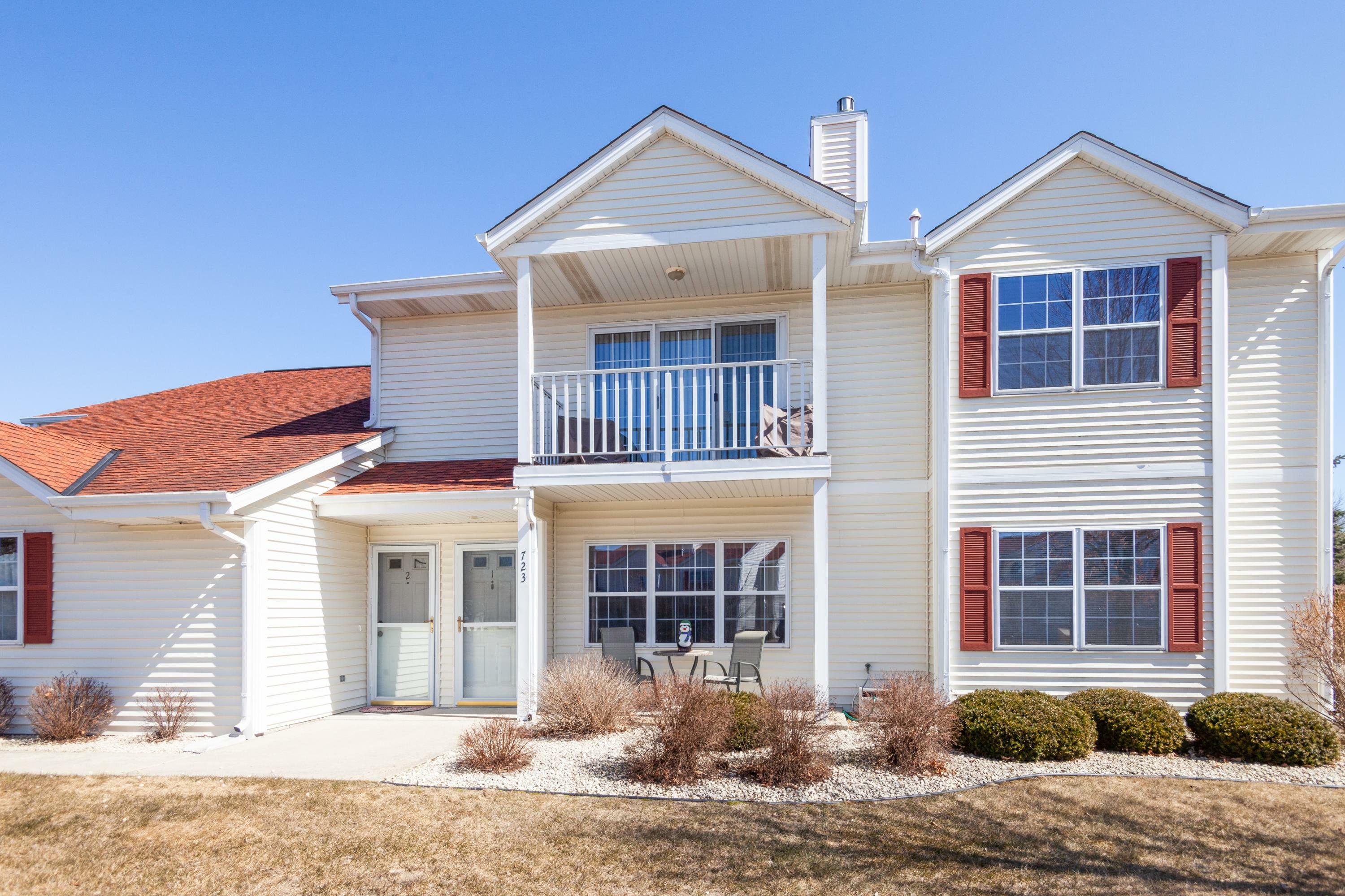 Property Photo: 723 Wood River Ct 1 WI 53095