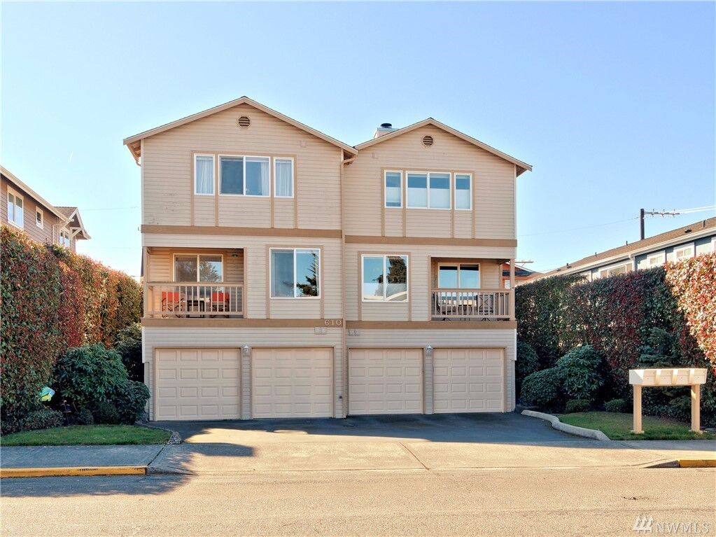 Property Photo: 610 Glen Street 3 WA 98020