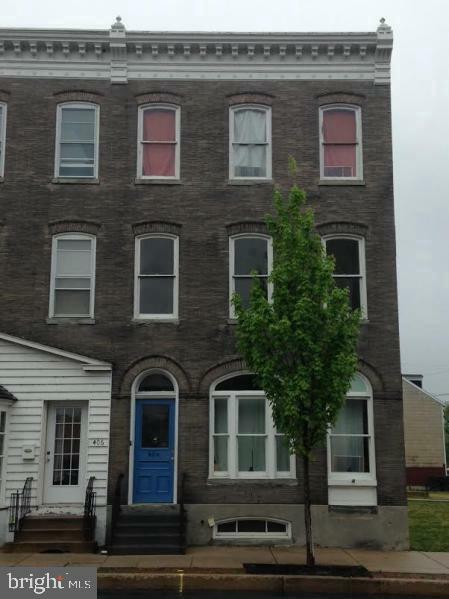 Property Photo:  404 Locust Street  PA 17512 