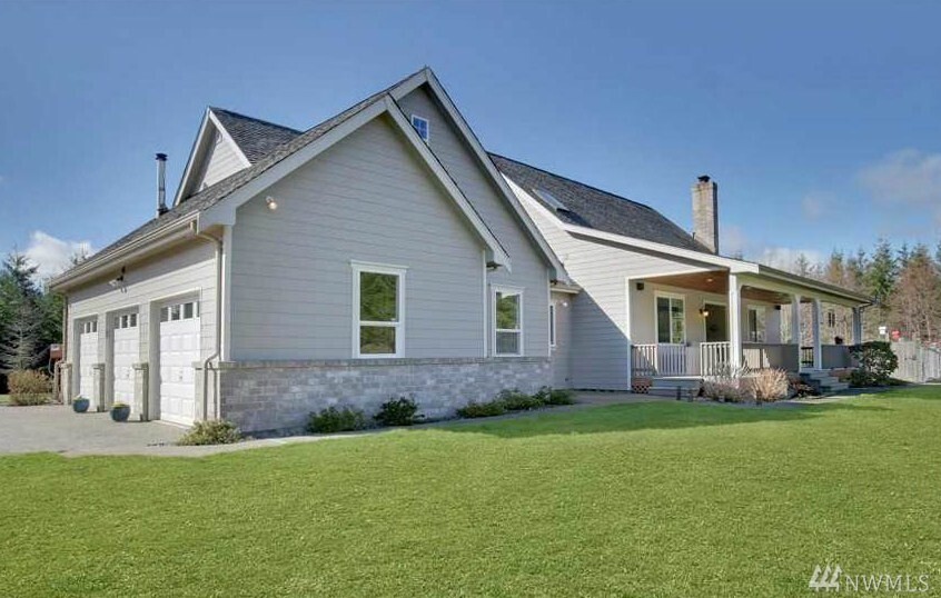 Property Photo: 11716 Englund Rd E WA 98328