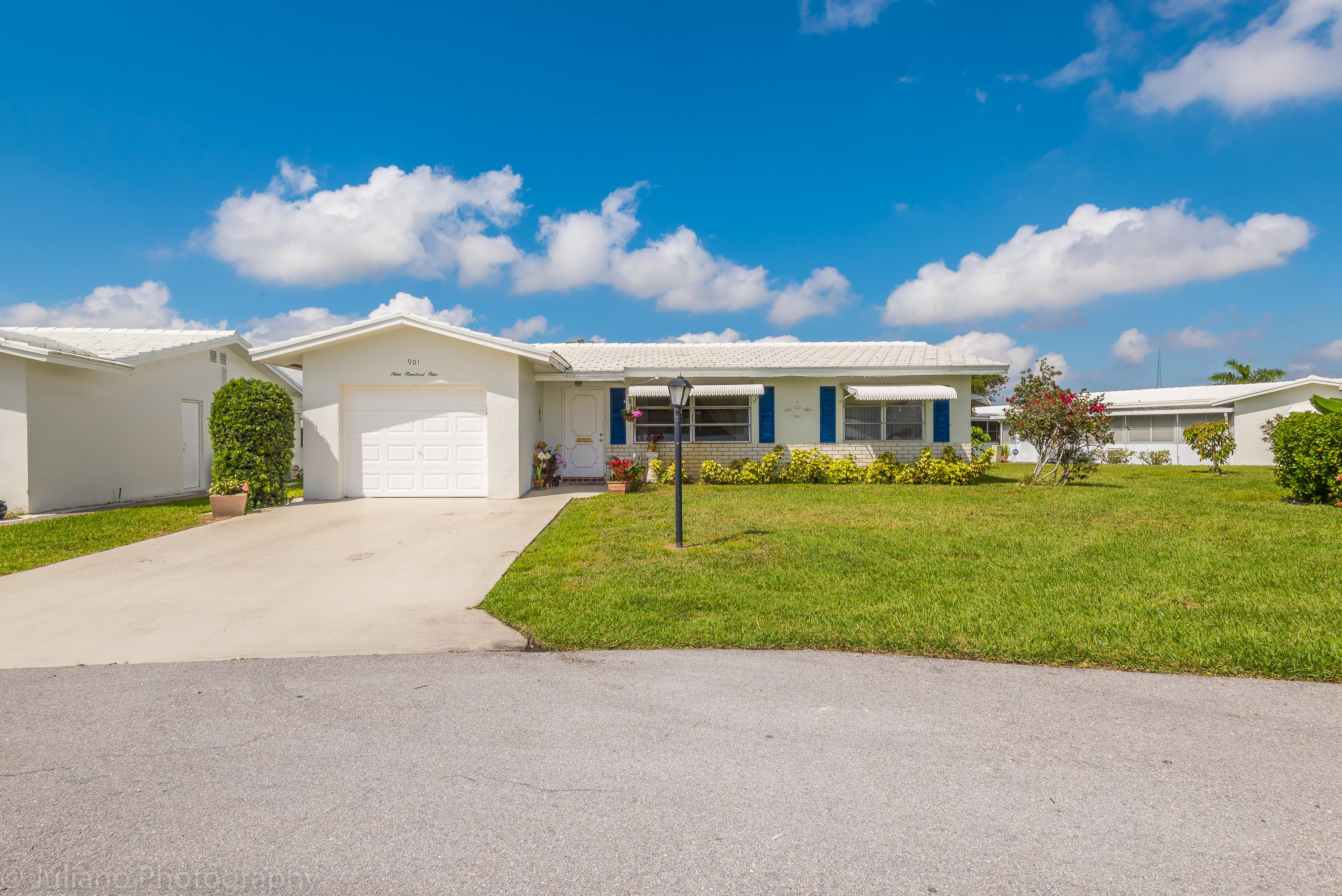 Property Photo:  901 SW 17th Street  FL 33426 