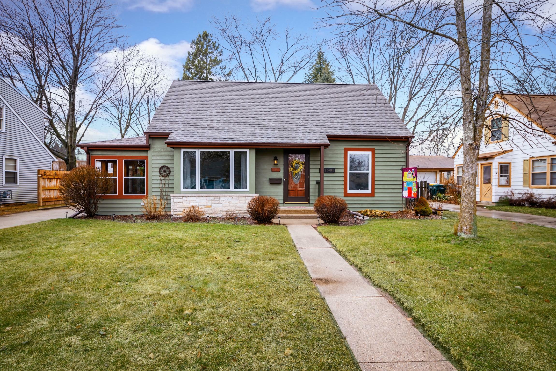 Property Photo:  1019 7th Ave  WI 53024 