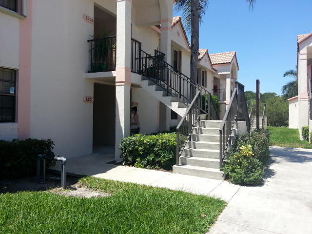 Property Photo:  3150 Leewood Terrace L125  FL 33431 