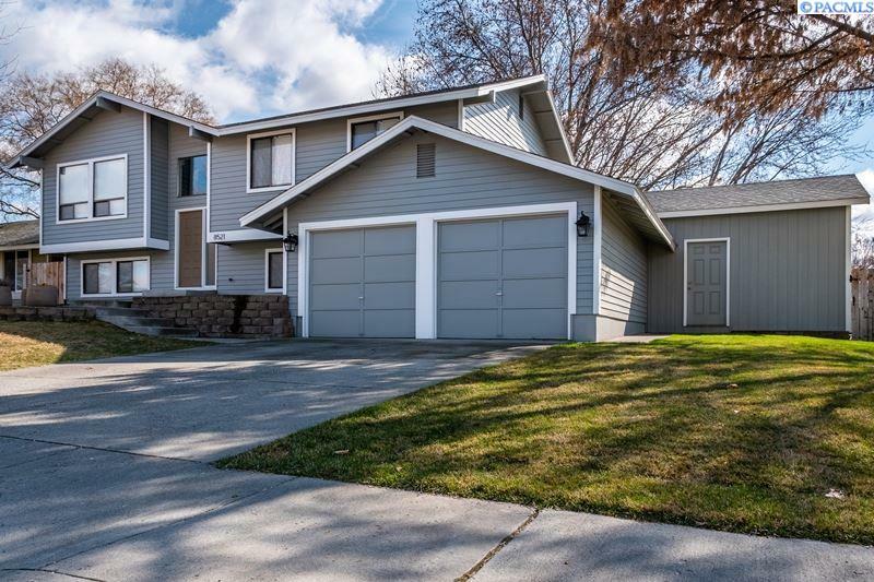 Property Photo: 8521 W Entiat Place WA 99336