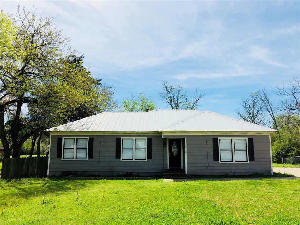 Property Photo: 1113 West Main Street TX 77833