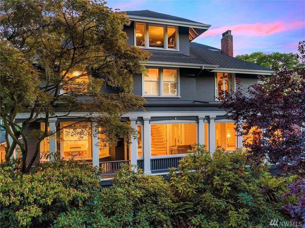 Property Photo:  1205 E Prospect St  WA 98102 