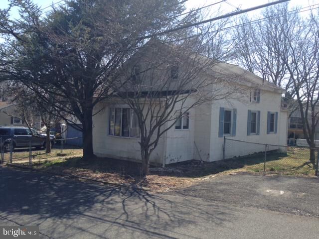 Property Photo:  4914 Weldon Avenue  PA 19053 