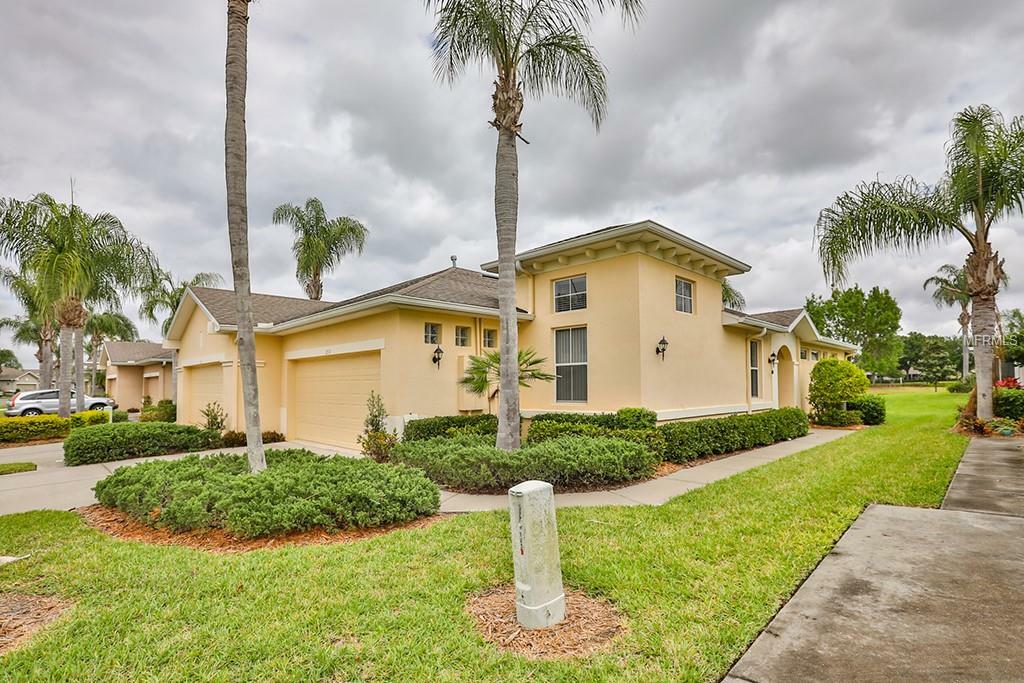 Property Photo:  1253 Lyndhurst Greens Drive  FL 33573 