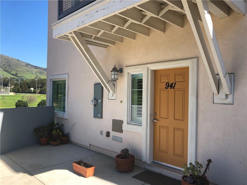 Property Photo:  941 Humbert Avenue  CA 93401 