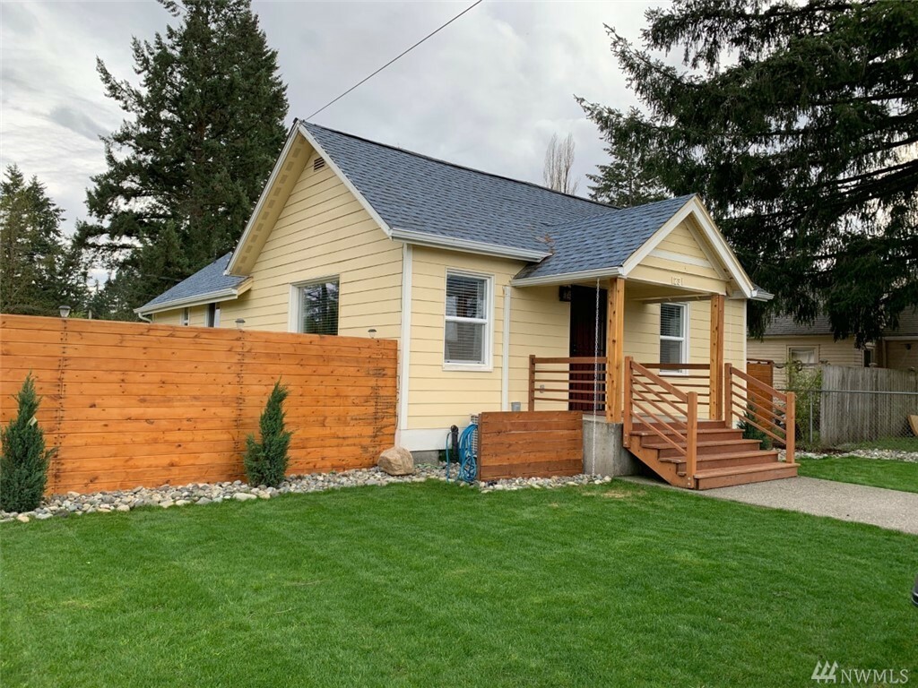 Property Photo: 1231 W Birch St WA 98584