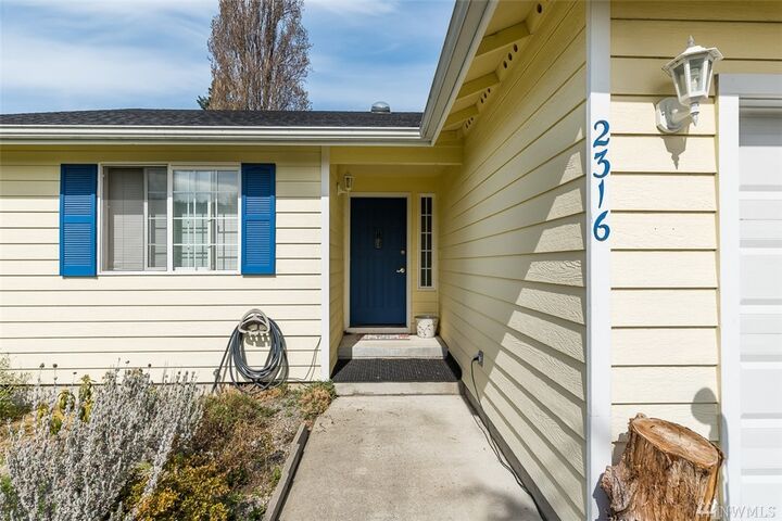 Property Photo: 2316 13th St WA 98221