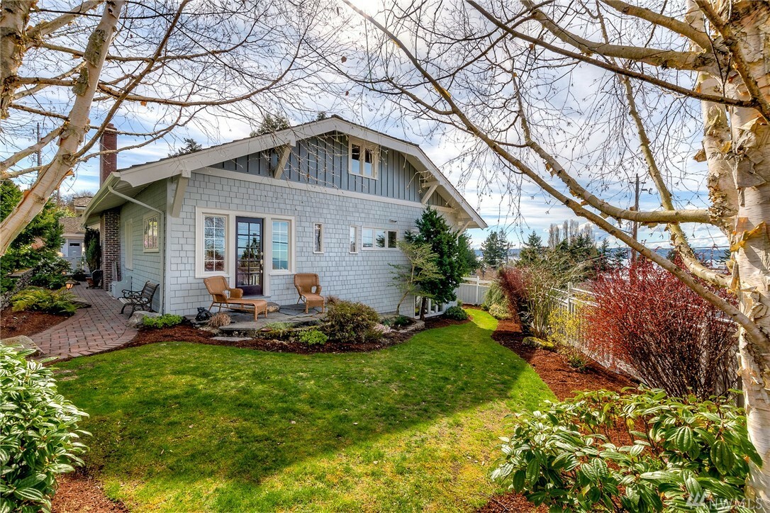 Property Photo:  16905 35th Ave SW  WA 98166 