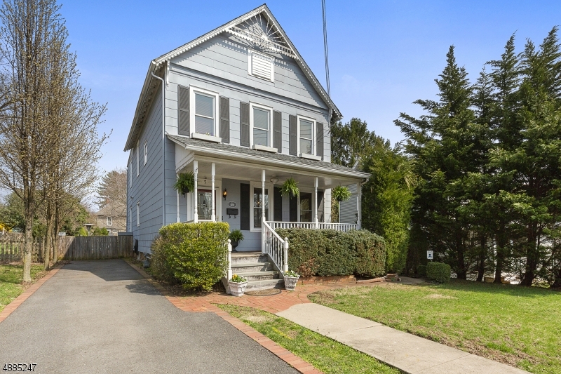 Property Photo:  7 Taylor St  NJ 08829 