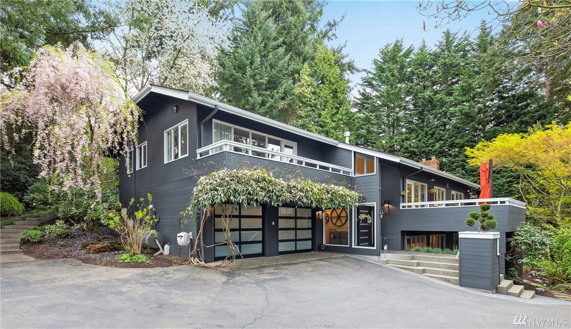 Property Photo: 8300 SE 83rd St WA 98040