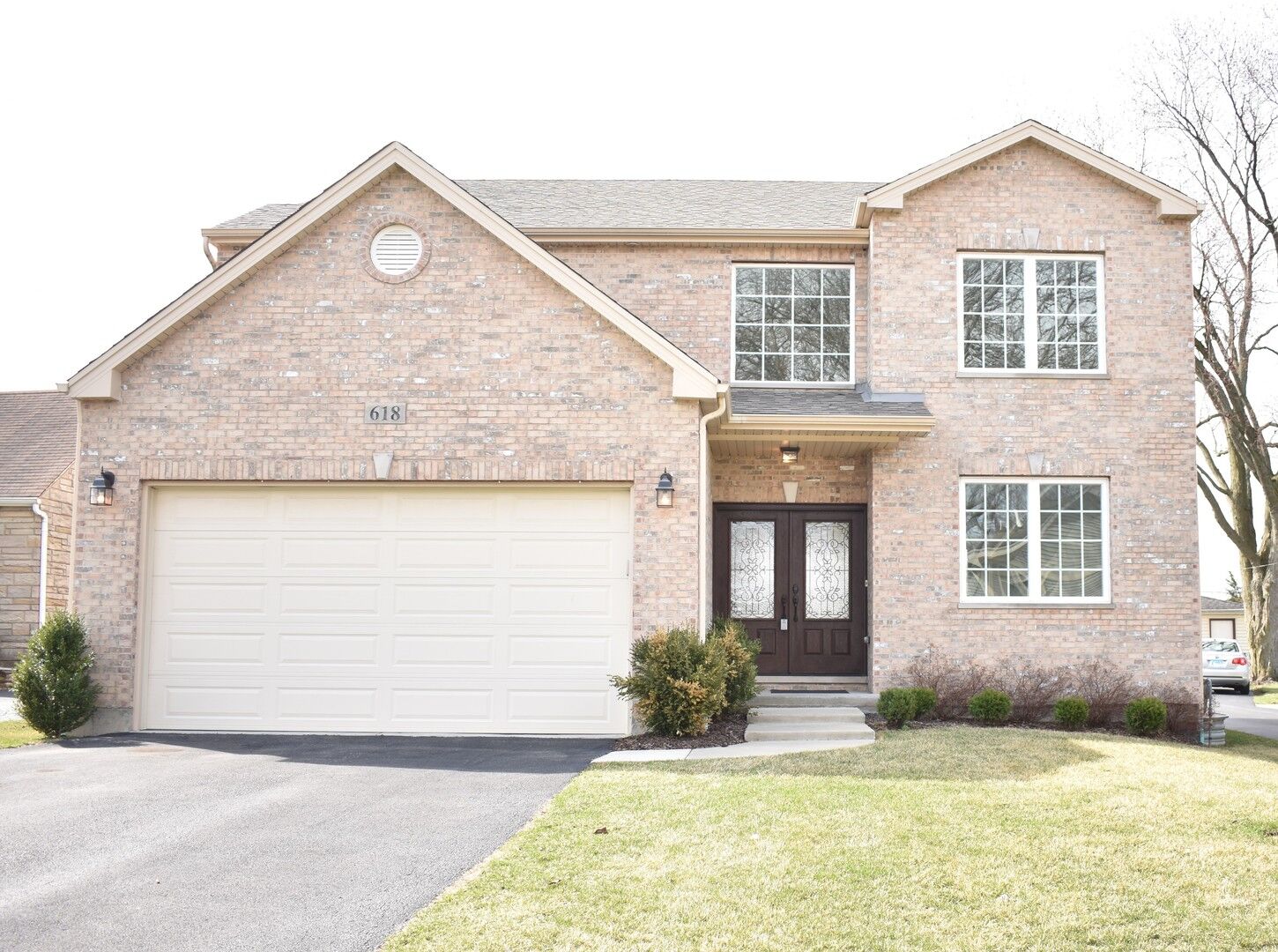 Property Photo:  618 West Belden Avenue  IL 60126 