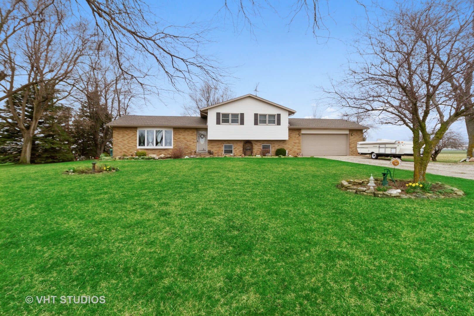 Property Photo:  5747 East 4000N Road  IL 60914 