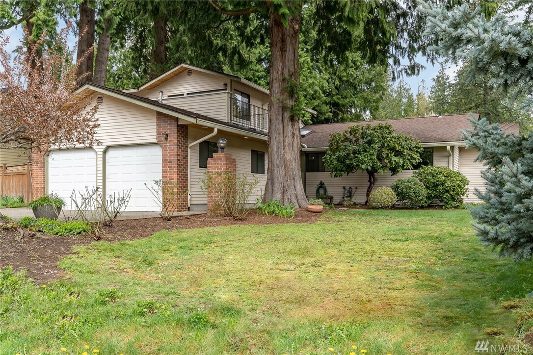 Property Photo:  9710 NE 198th St  WA 98011 