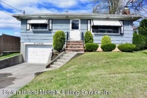 Property Photo:  469 Arden Avenue  NY 10312 