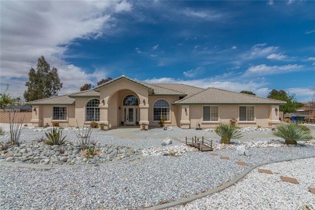 Property Photo:  20260 Ituma Road  CA 92308 